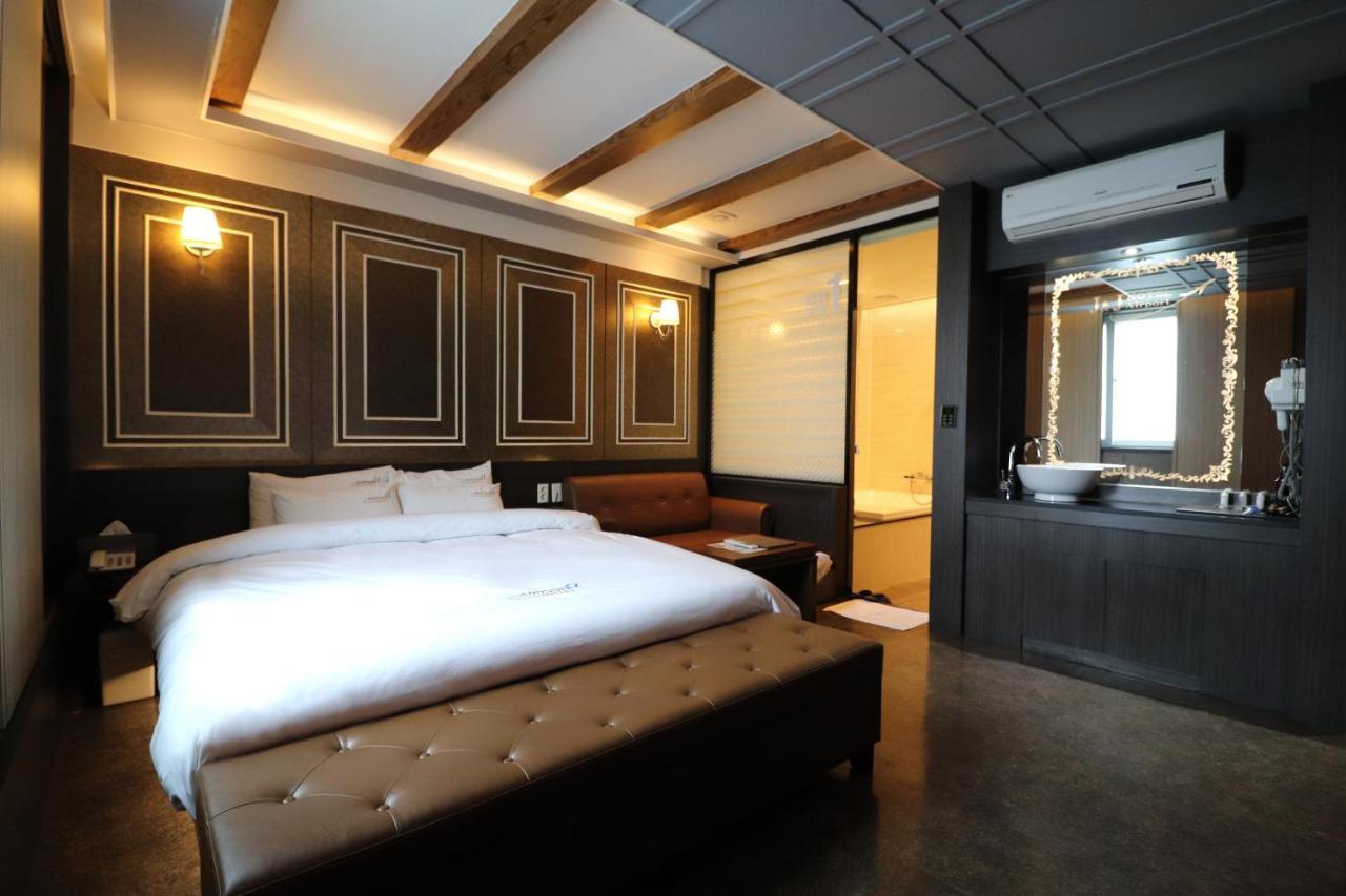 Hotel Airport Busan Bagian luar foto