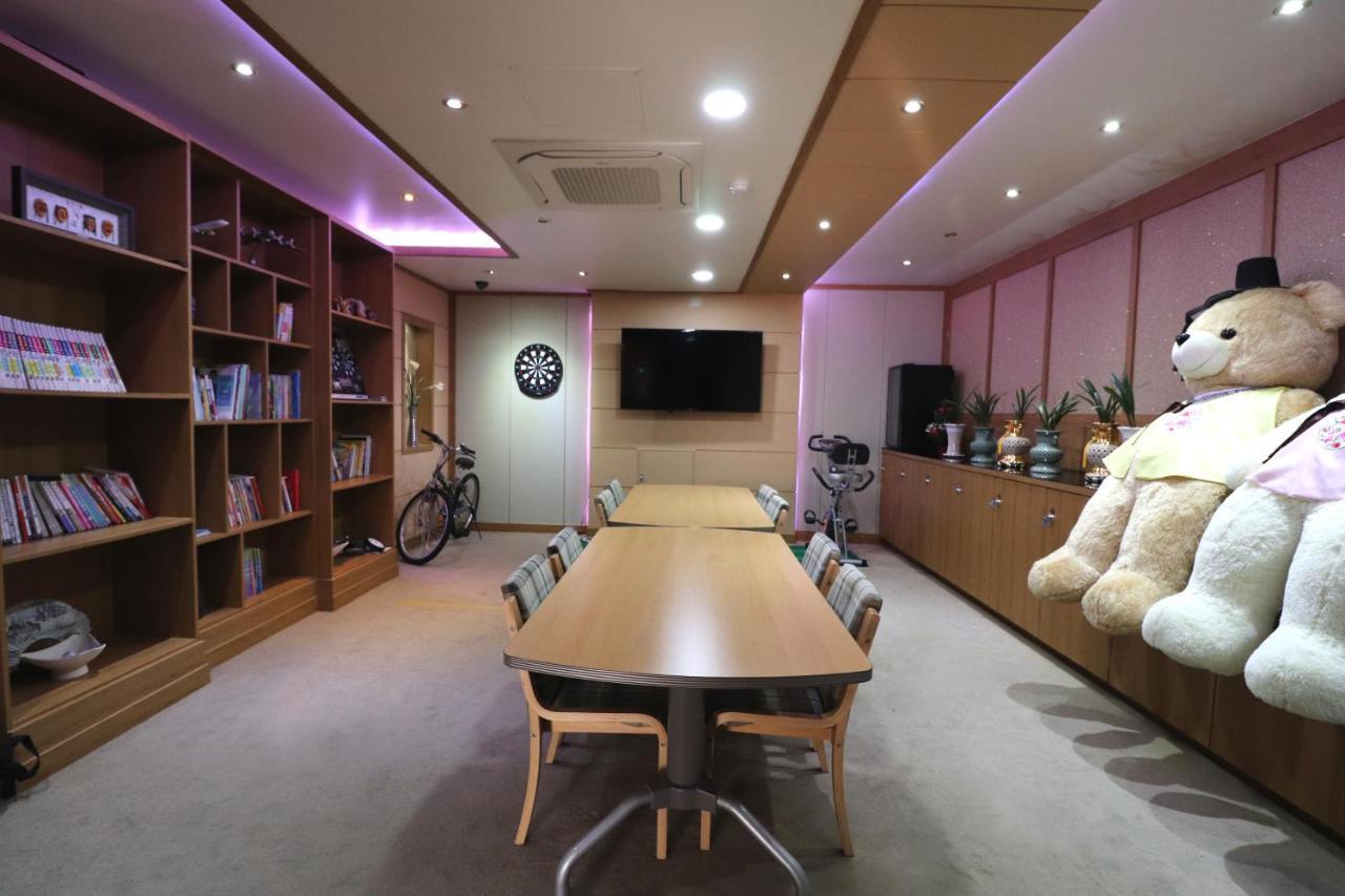 Hotel Airport Busan Bagian luar foto